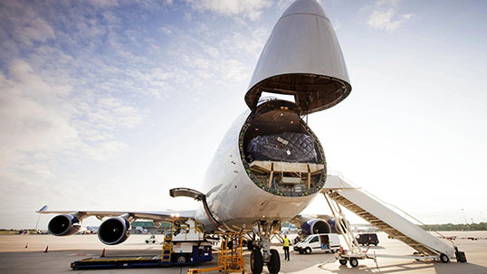 上海航空货运加快物流运输速度并节省资金