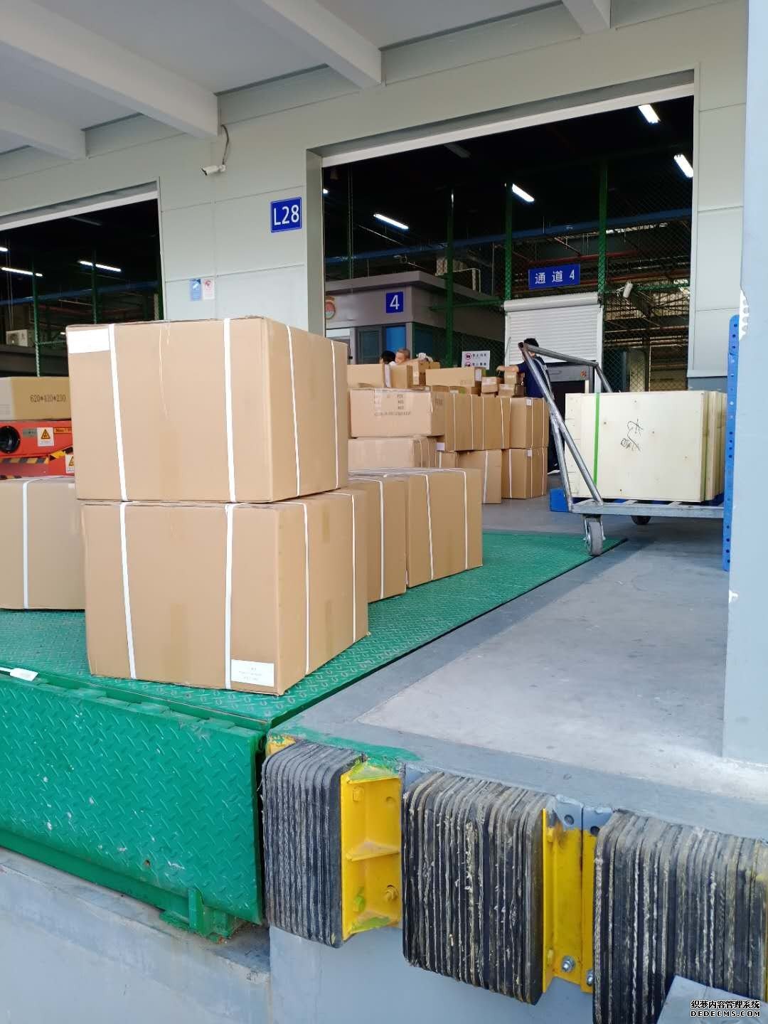 伊宁机场货站发空运当日急件