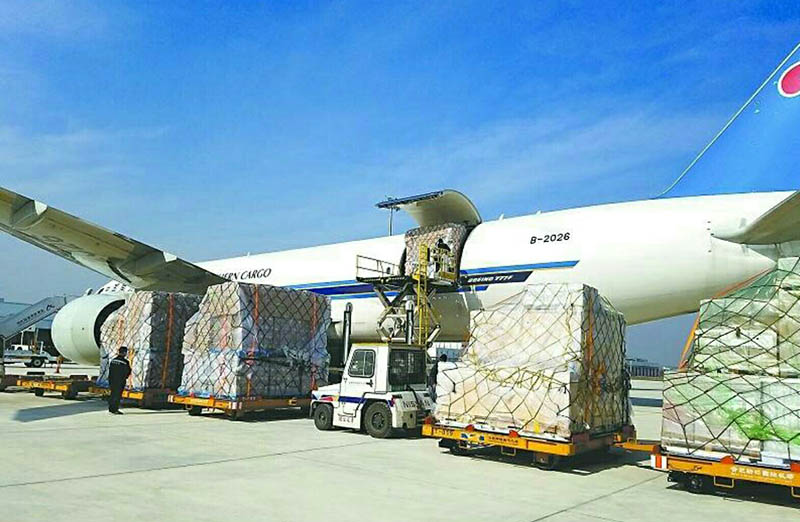 上海虹桥国际机场货运装货