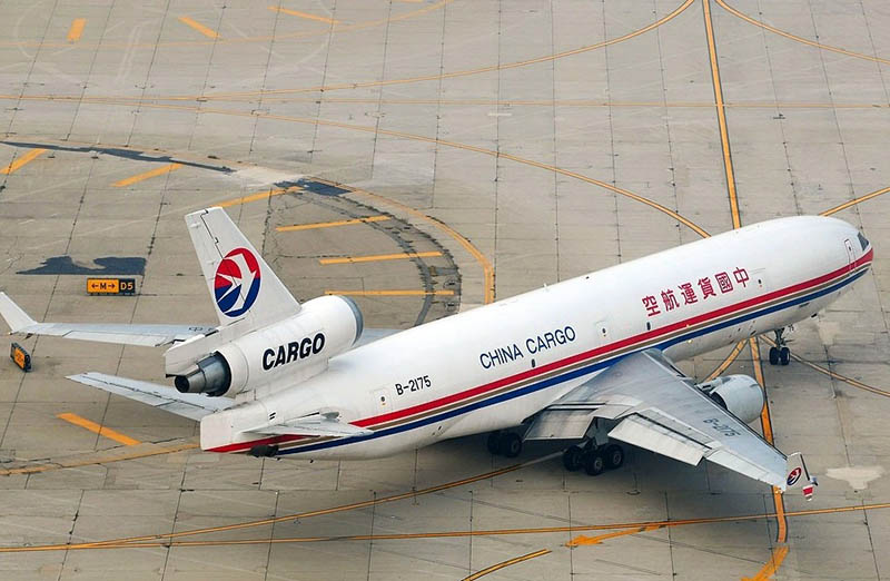 上海东航物流大型货运B-2175