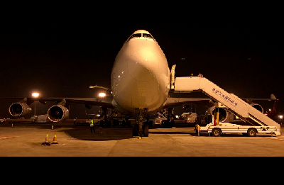 晚上寄快递就选上海航空快递