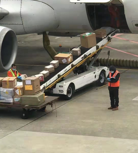 春节期间24小时虹桥机场航空快递电话