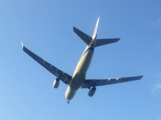 想问自己如何在机场发航空快件