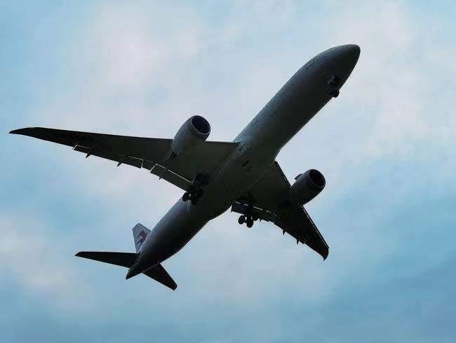 杭州萧山机场到乌鲁木齐空运当天能到吗