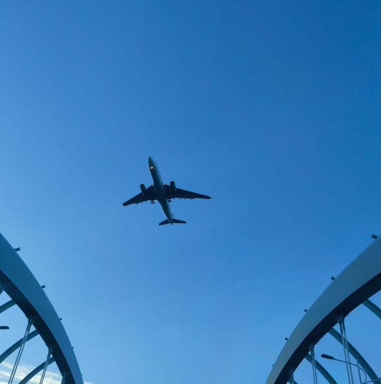 上海机场空运公司提供上门取件 派送上门吗？                                    