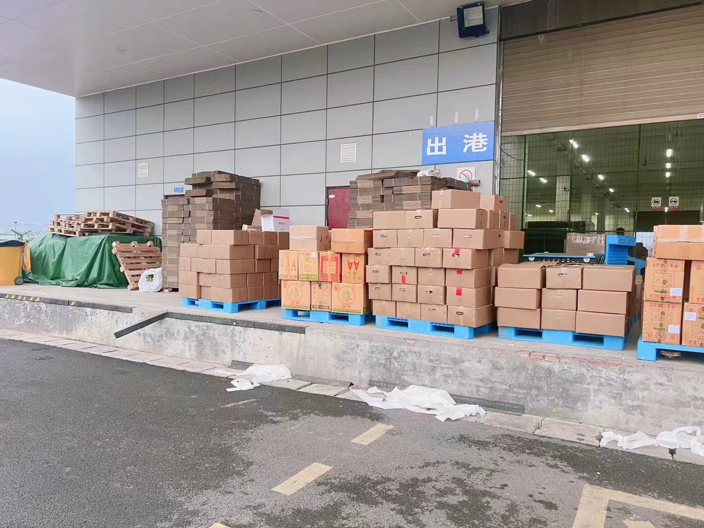 上海机场空运分为上海机场客运和上海机场货运